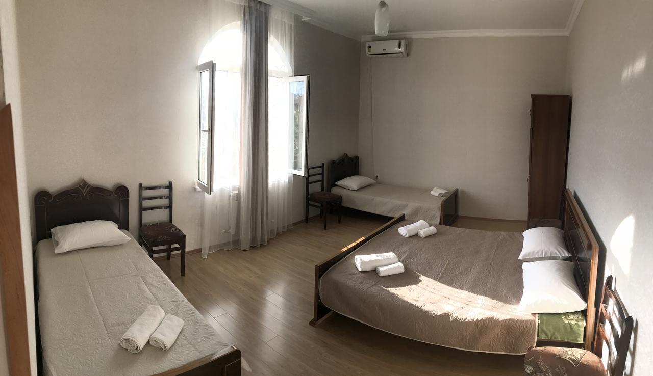 Bajo Guest House Kutaisi Eksteriør billede